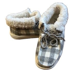 Gypsy Jazz Slip Ons Gray & White Plaid Size 7